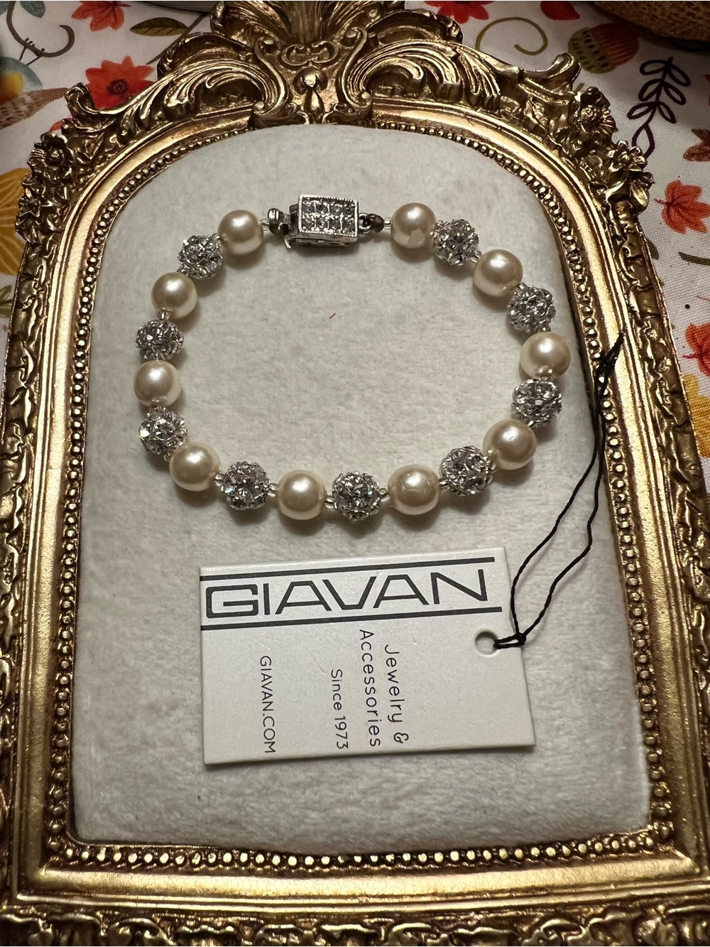Giavan Pearl and Crystal Bracelet in Pearl and Silver